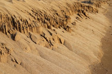 İsrail'in kuzeyinde Akdeniz'in kumlu kıyıları 