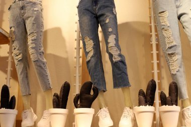 manken İsrail'de büyük bir mağaza duruyor 