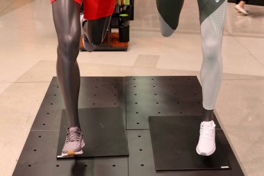 manken İsrail'de büyük bir mağaza duruyor 