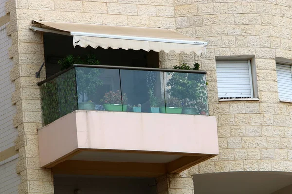 Balcón Arquitectura Una Plataforma Con Barandilla Montada Sobre Vigas Que — Foto de Stock