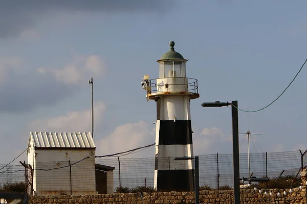 位于地中海沿岸的灯塔 位于以色列北部的老城阿克 — 图库照片