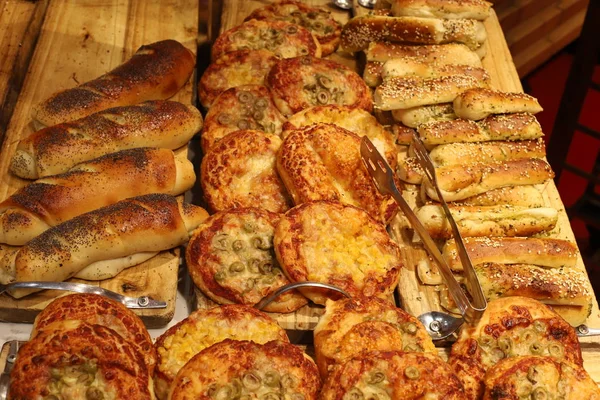 イスラエルの店で販売されるパンとベーカリー製品 — ストック写真