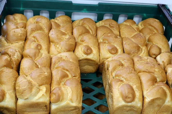 在以色列的一家商店出售的面包和面包制品 — 图库照片