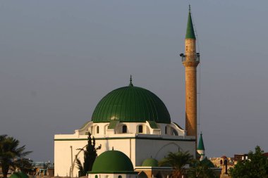 Kuzey İsrail'de Akdeniz kıyısında Acre kentinde antik haçlı kalesi bina ve yapılar  