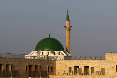 Kuzey İsrail'de Akdeniz kıyısında Acre kentinde antik haçlı kalesi bina ve yapılar  