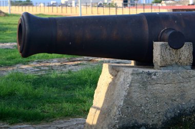 Kuzey İsrail'de Akdeniz kıyısında Acre kentinde antik haçlı kalesi bina ve yapılar  