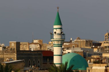 Kuzey İsrail'de Akdeniz kıyısında Acre kentinde antik haçlı kalesi bina ve yapılar  