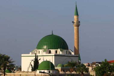 Kuzey İsrail'de Akdeniz kıyısında Acre kentinde antik haçlı kalesi bina ve yapılar  