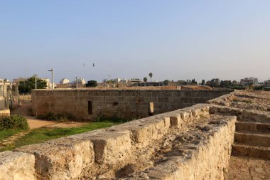 Kuzey İsrail'de Akdeniz kıyısında Acre kentinde antik haçlı kalesi bina ve yapılar  