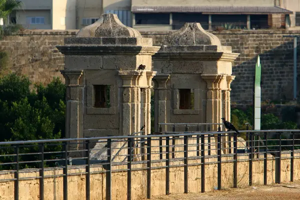 Κτήρια Και Δομές Στο Αρχαίο Φρούριο Των Σταυροφόρων Στην Πόλη — Φωτογραφία Αρχείου