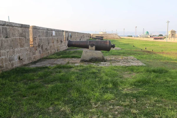 Edifícios Estruturas Antiga Fortaleza Cruzada Cidade Acre Nas Margens Mar — Fotografia de Stock