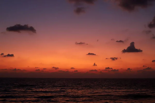 Sol Pone Sobre Horizonte Las Orillas Del Mar Mediterráneo Norte — Foto de Stock