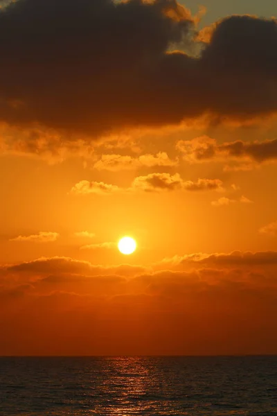 Sun Sets Horizon Shores Mediterranean Sea North Israel Night Falls — Stock Photo, Image