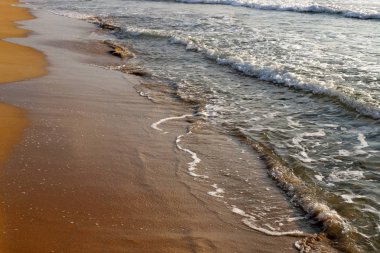 İsrail devletinin kuzeyinde Akdeniz'in ıssız kıyıları 