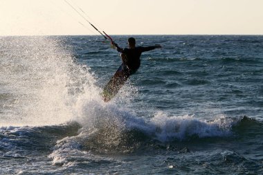 İsrail devletinin kuzeyinde Akdeniz'in ıssız kıyıları 