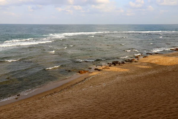 以色列国北部荒凉的地中海海岸 — 图库照片