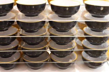 mutfak gereçleri ve araçları İsrail'de büyük bir hırdavatçı da sergileniyor 