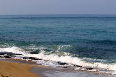 İsrail devletinin kuzeyinde Akdeniz'in ıssız kıyıları 
