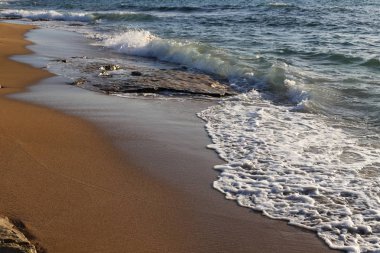 İsrail devletinin kuzeyinde Akdeniz'in ıssız kıyıları 