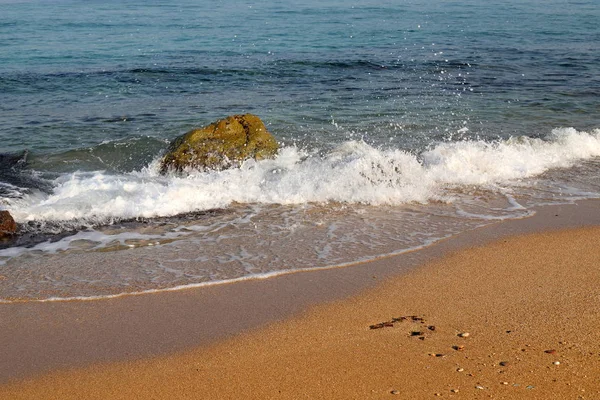 Ερημωμένη Ακτή Της Μεσογειακής Θάλασσας Στα Βόρεια Του Κράτους Του — Φωτογραφία Αρχείου