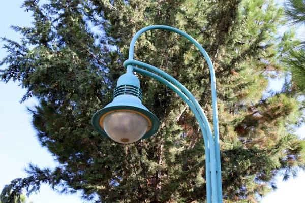 Lanterna Elétrica Lâmpada Para Iluminação Instalada Parque Cidade Norte Israel — Fotografia de Stock