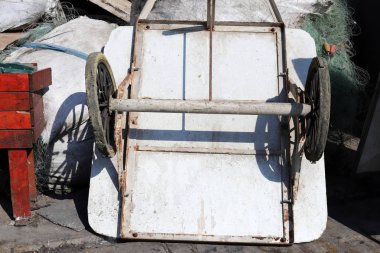 Eski tarım makineleri Kuzey İsrail 'de bir müzede duruyor. 