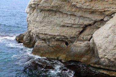 İsrail devletinin kuzeyindeki dağların ve kayaların dokusu 