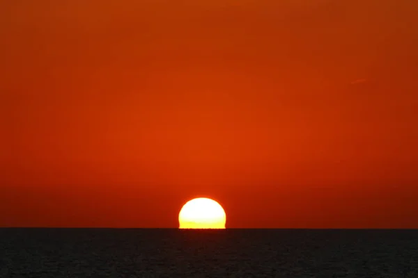 Soleil Couche Sur Horizon Dans Mer Méditerranée Dans Nord Israël — Photo