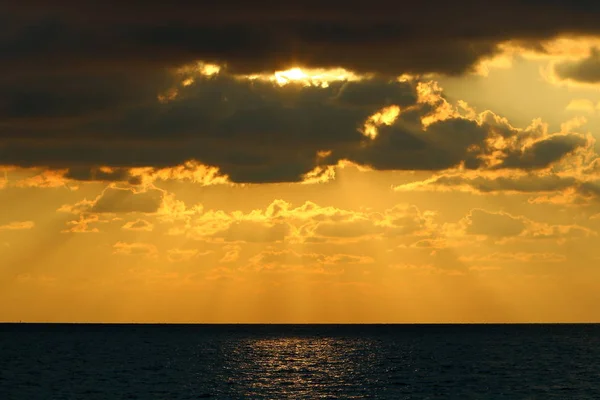 Sun Sets Horizon Mediterranean Sea Northern Israel Day Ends — Stock Photo, Image