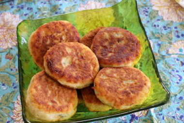 İsrail 'de, restoranın yemek ve atıştırmalıklarında Yahudi yılbaşını kutlamak için herkesi davet ediyorum. 