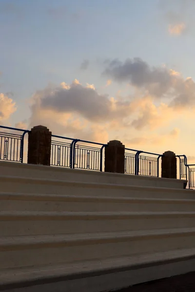 Una Escalera Encuentra Parque Ciudad Norte Del Estado Israel —  Fotos de Stock