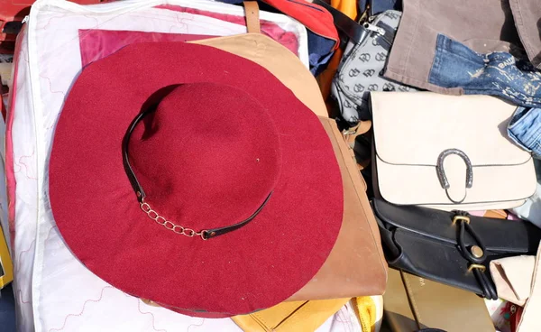 Sombrero Sombrero Que Cubre Cabeza Lluvia Sol Abrasador — Foto de Stock