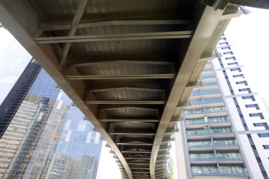 Köprü - İsrail 'in kuzeyindeki bir engelin üzerine yapay bir yapı dikildi. 