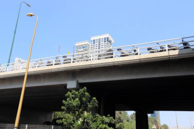 Köprü - İsrail 'in kuzeyindeki bir engelin üzerine yapay bir yapı dikildi. 