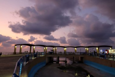 Köprü - İsrail 'in kuzeyindeki bir engelin üzerine yapay bir yapı dikildi. 