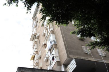 Tel Aviv caddeleri boyunca yürü - İsrail 'de Akdeniz kıyılarında bir şehir 