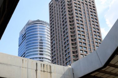 Tel Aviv caddeleri boyunca yürü - İsrail 'de Akdeniz kıyılarında bir şehir 