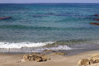 İsrail devletinin kuzeyinde Akdeniz'in ıssız kıyıları 