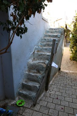 İsrail 'in büyük bir şehrinde merdivenler ve basamaklar 