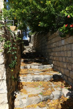 İsrail 'in büyük bir şehrinde merdivenler ve basamaklar 