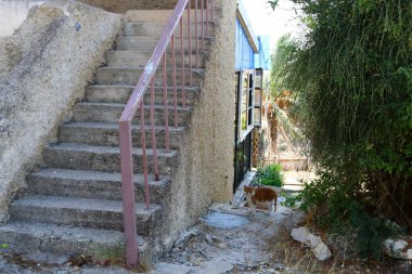 İsrail 'in büyük bir şehrinde merdivenler ve basamaklar 