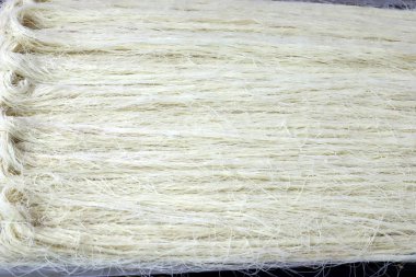 Ekmek, fırın ürünleri ve doğu tatlıları İsrail 'de bir mağazada satılıyor. 