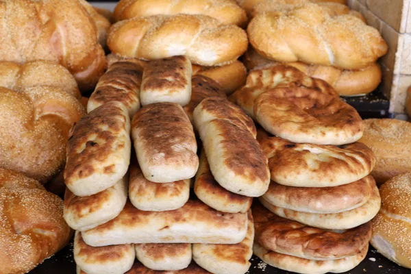 在以色列的一家商店里出售面包 烘焙食品和东方糖果 — 图库照片