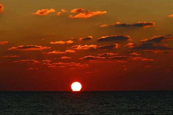 Matahari Terbenam Atas Cakrawala Laut Mediterania Utara Israel Dan Hari — Stok Foto