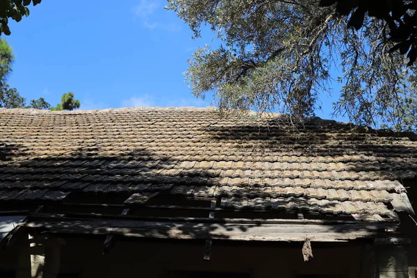 Roof Upper Structure Building Which Serves Protect Atmospheric Precipitation — Stock Photo, Image