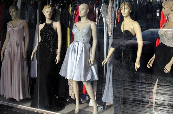 Mannequin Stands Store Shop Window Large City Northern Israel — Stock Photo, Image