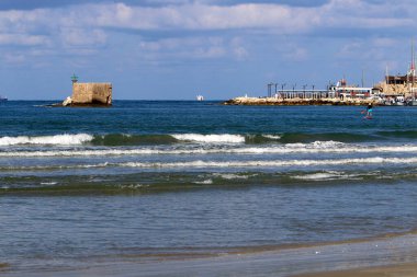 Eski Acre şehrinin kale duvarları. Akdeniz kıyısındaki Kuzey İsrail 'in en eski şehirlerinden biri olan dönüm. 