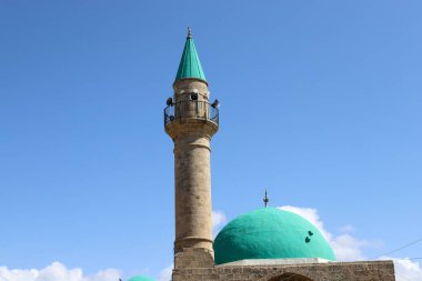 İsrail 'in kuzeyinde büyük bir şehirde eski bir Müslüman camii.. 