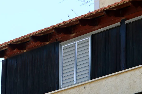 Ein Kleines Fenster Einer Großen Stadt Israel Architektonische Details Beim — Stockfoto