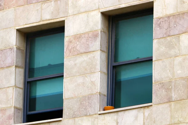 Ein Kleines Fenster Einer Großen Stadt Israel Architektonische Details Beim — Stockfoto